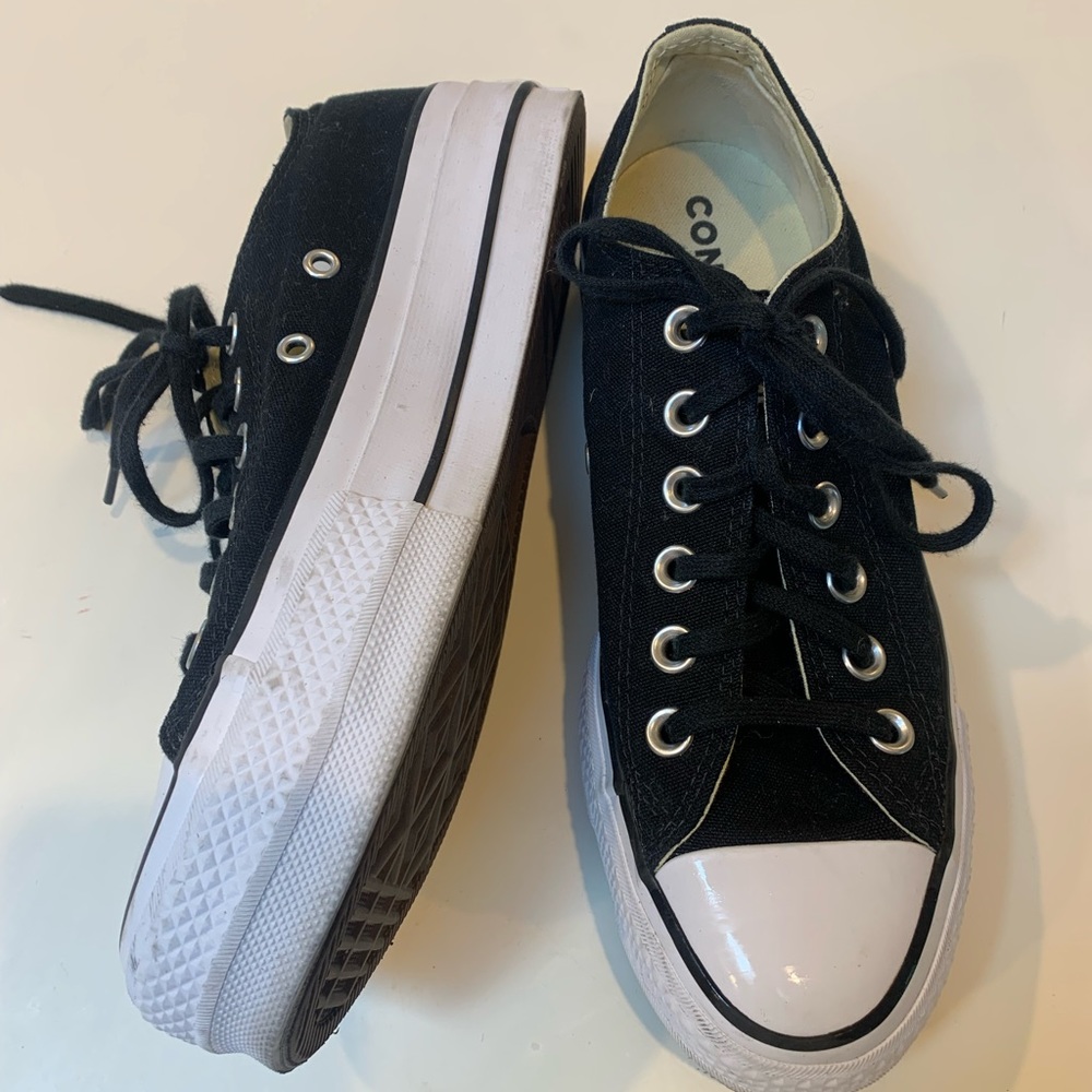 Like new Converse lift - platform shoes 7